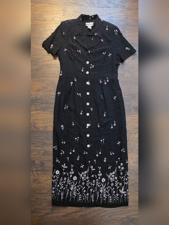 S.L. Fashions Dresses & Skirts - S.L. Fashions Vintage Black Midi Dress with Light White Floral Embroidery